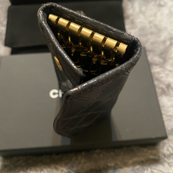 RARE CHANEL 6 key holder - Picture 7 of 15